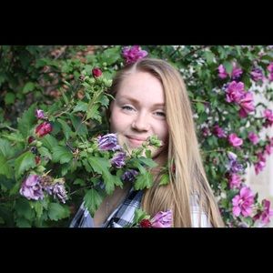 Meet your Posher, Olivia
